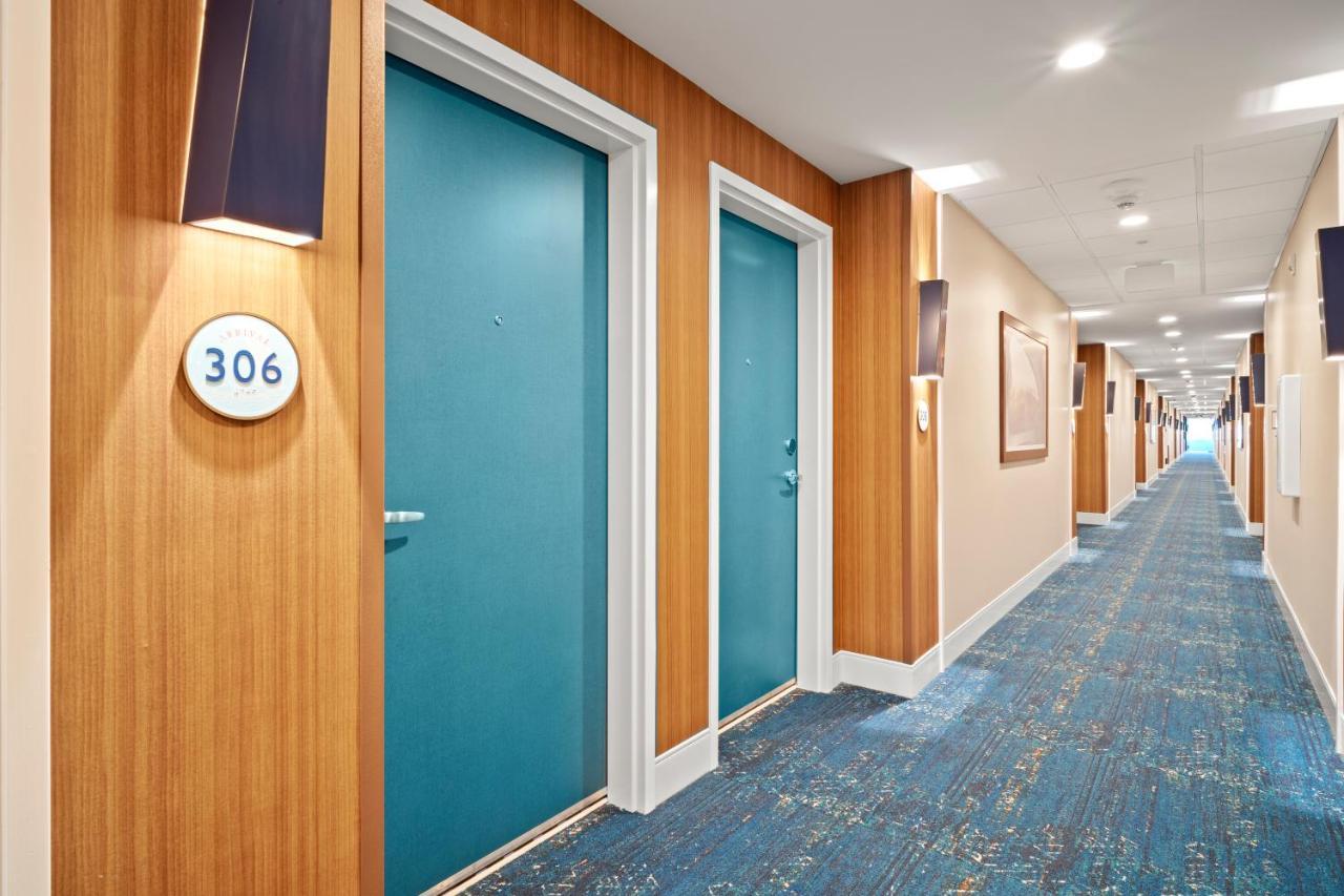 Compass By Margaritaville Hotel *